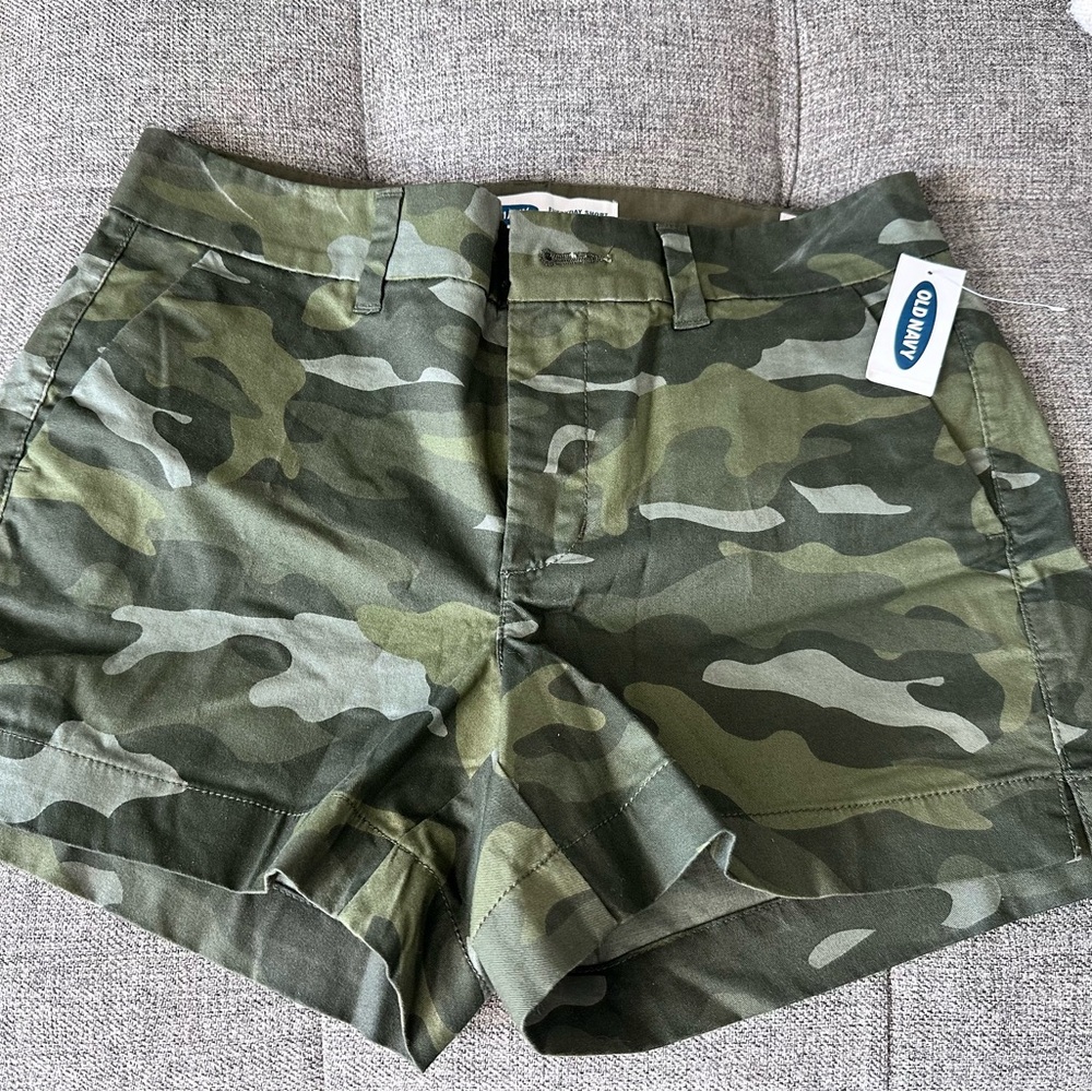 Old Navy Women's Green Camouflage Cargo Shorts sz 0
